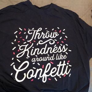 Throw kindness T-shirt